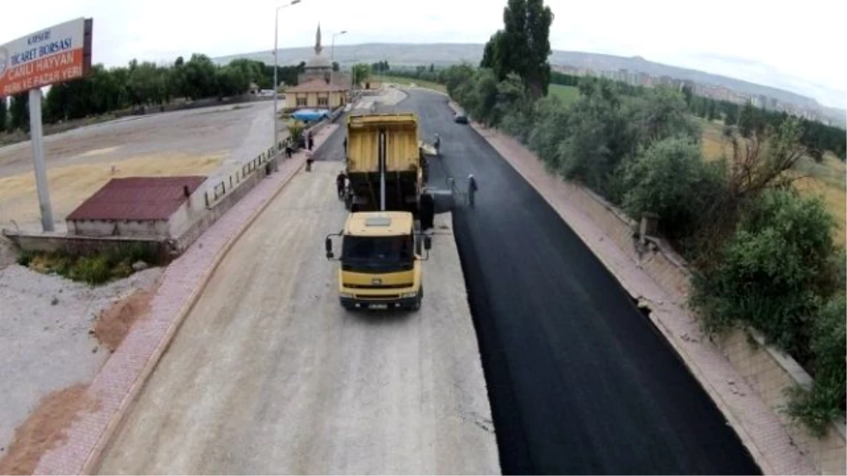 Çolakbayrakdar: "Karpuzatan Caddesı\'nı Yeniliyoruz"