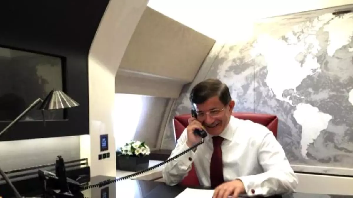 Davutoğlu\'ndan, Arda Turan\'a Tebrik Telefonu