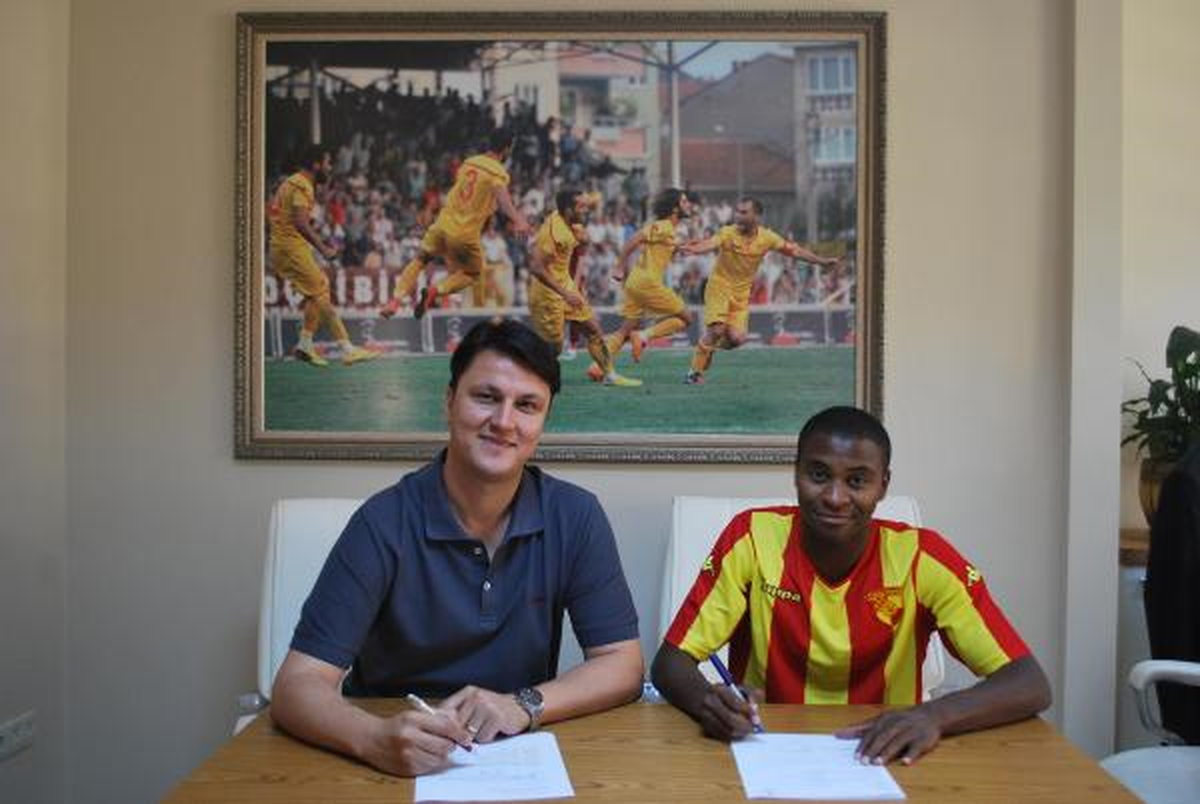 Göztepe, Vleminckx ile 2 Yıllık Sözleşme İmzaladı (2)
