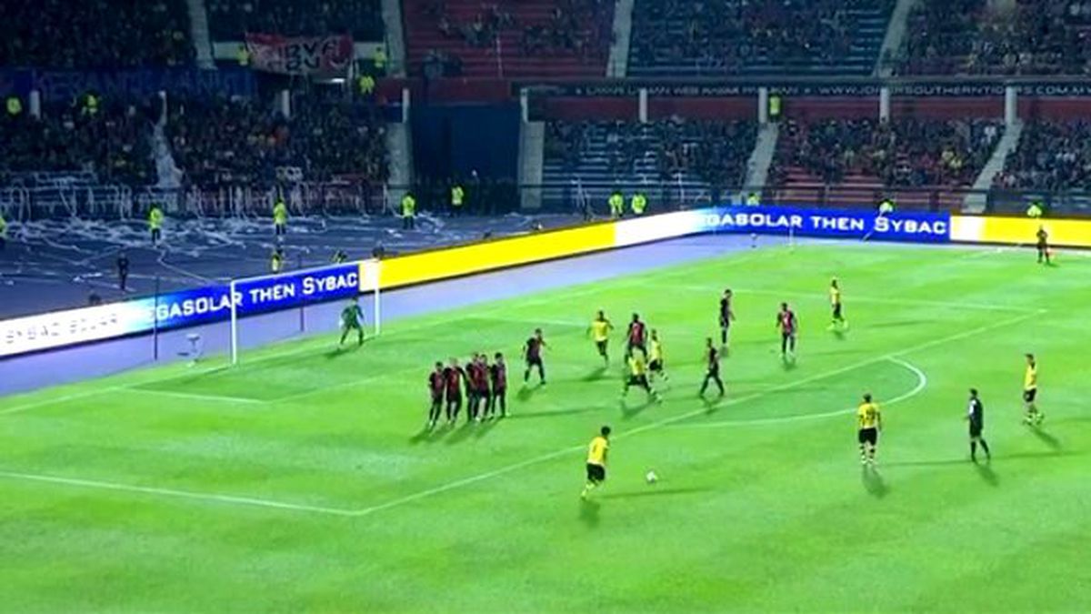 İlkay Gündoğan, Kaleciyi Frikikten Avladı