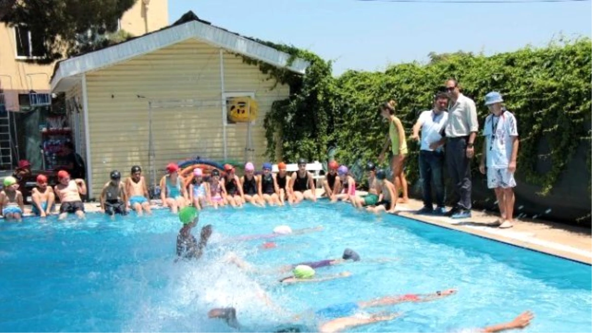 Manisa\'da Yüzme, Okçuluk ve Badminton Kurslarına Yoğun İlgi