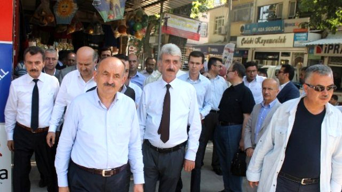 Sağlık Bakanı Müezzinoğlu Tavla Oynadı