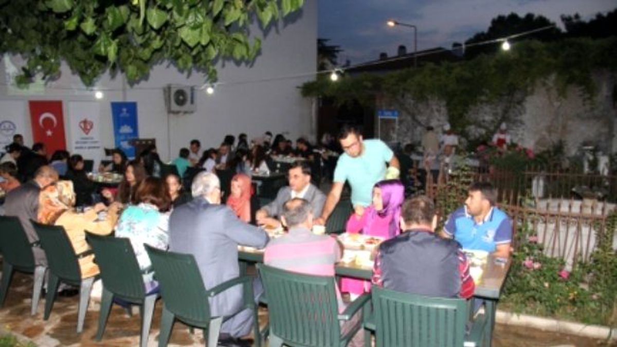 Sevgi Evlerindeki Çocuklar İftarda Buluştu