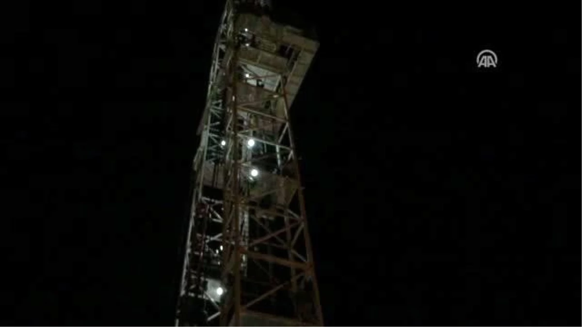 TPIC İşçileri Petrol Üretim Kulesini İşgal Etti