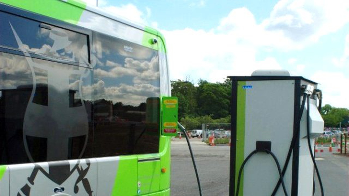 Türkiye\'nin İlk Elektrikli Otobüs Filosu İzmir\'de Kuruluyor