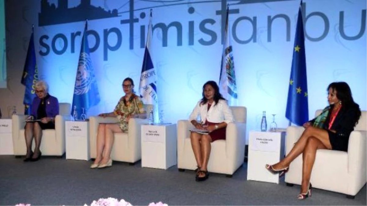 Uluslararası Soroptimist Federasyonu\'nun 20. Konvansiyonu\'nda Elif Şafak ve Micheal Kaufman Konuştu