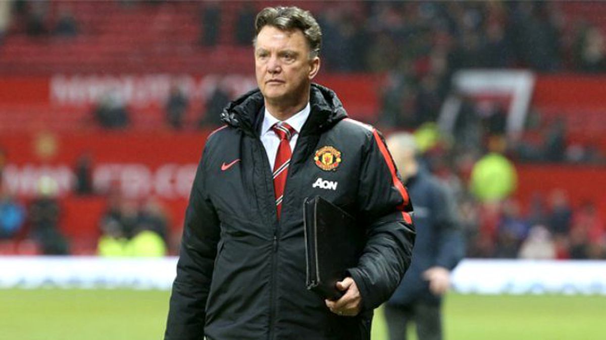 Van Gaal: Robin van Persie'nin Gideceğini Düşünmüyorum