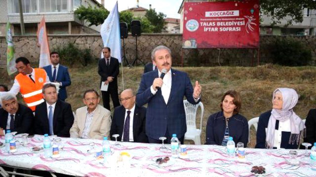 Ak Partili Şentop: Sırtında Yumurta Küfesi Olan Biziz