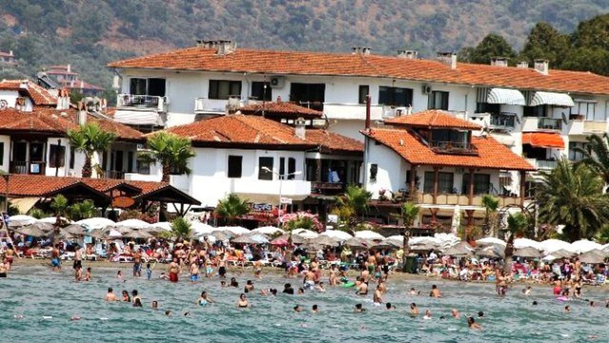 Akyaka Sahili Yerli Turist Akınına Uğradı