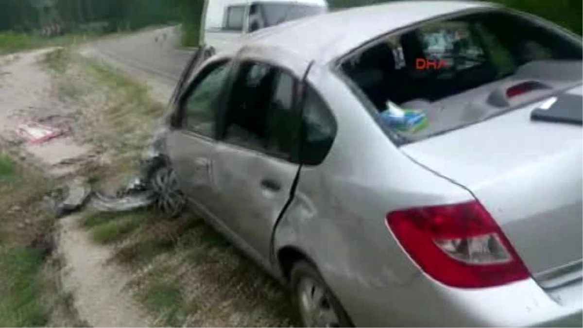 Andırın\'da Devrilen Otomobildeki 3 Çocuk Yaralandı