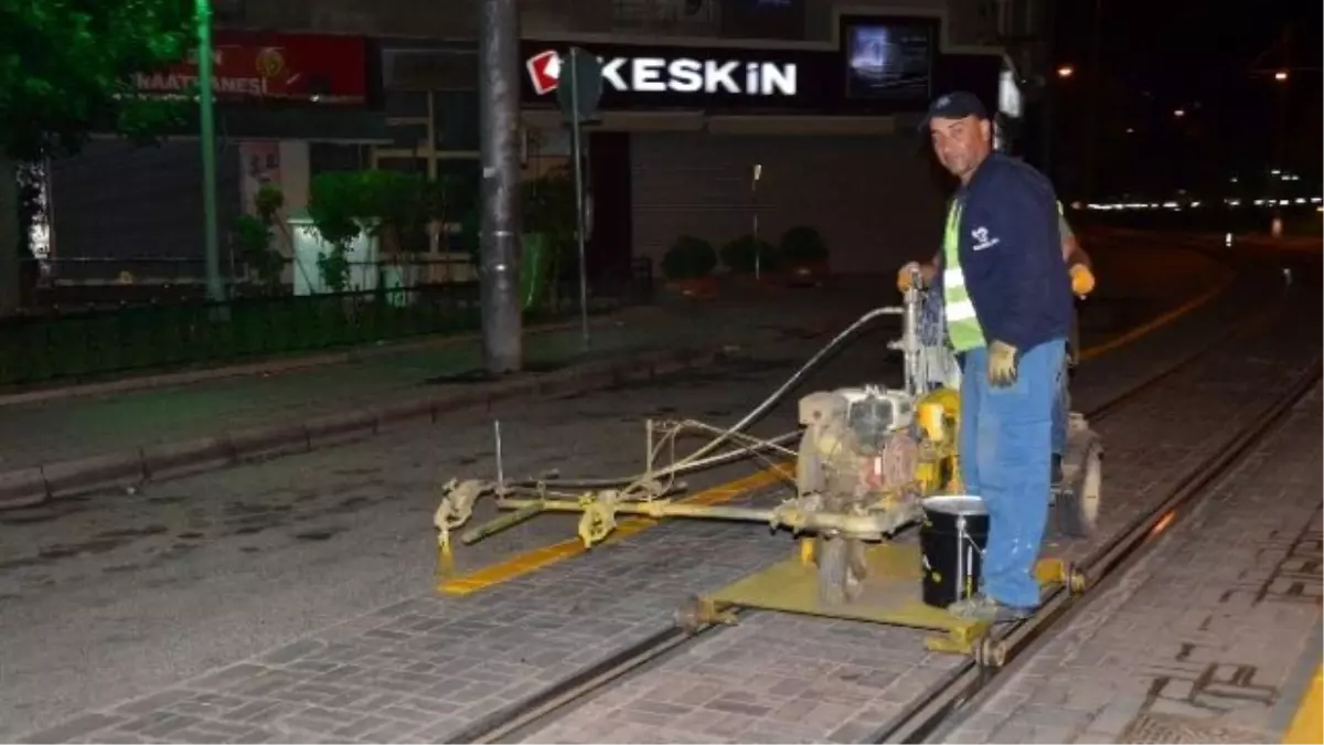 Eskişehir\'de Çizgi Çalışmaları Gece Yarısı Yapılıyor