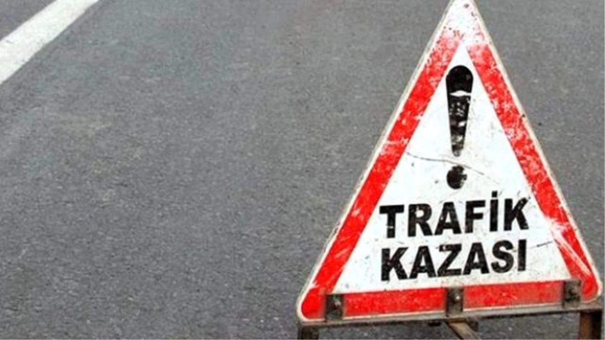 Kahramanmaraş\'ta Otomobil ile Motosiklet Çarpıştı: 1 Ölü, 4 Yaralı