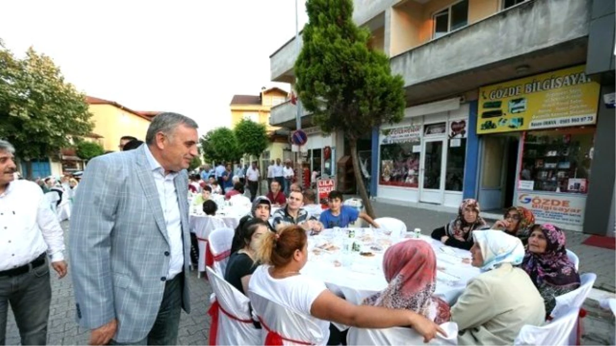 Kardeşlik Sofraları Ferizli\'de Kuruldu