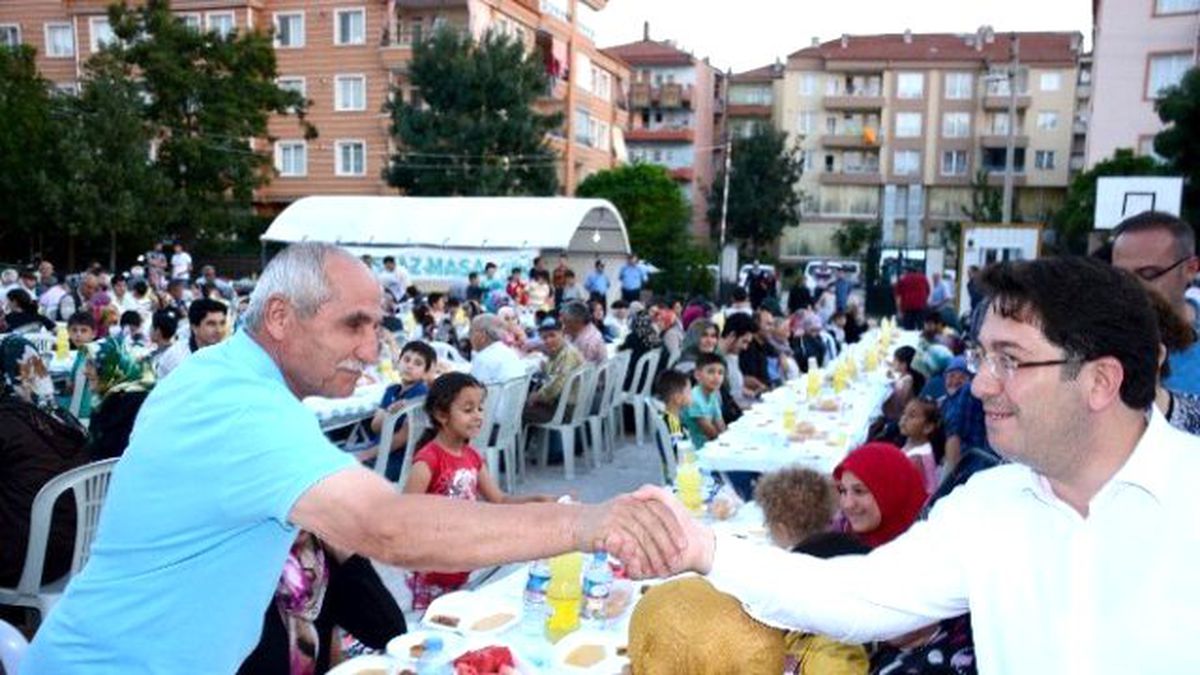 Küçük Bölcek\'te 2 Bin Kişiye İftar