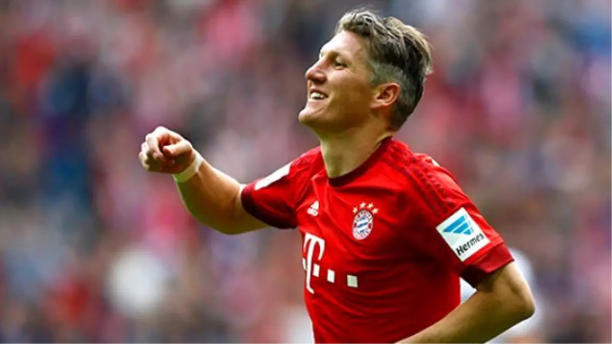 ManU\'dan Schweinsteiger\'e Servet!