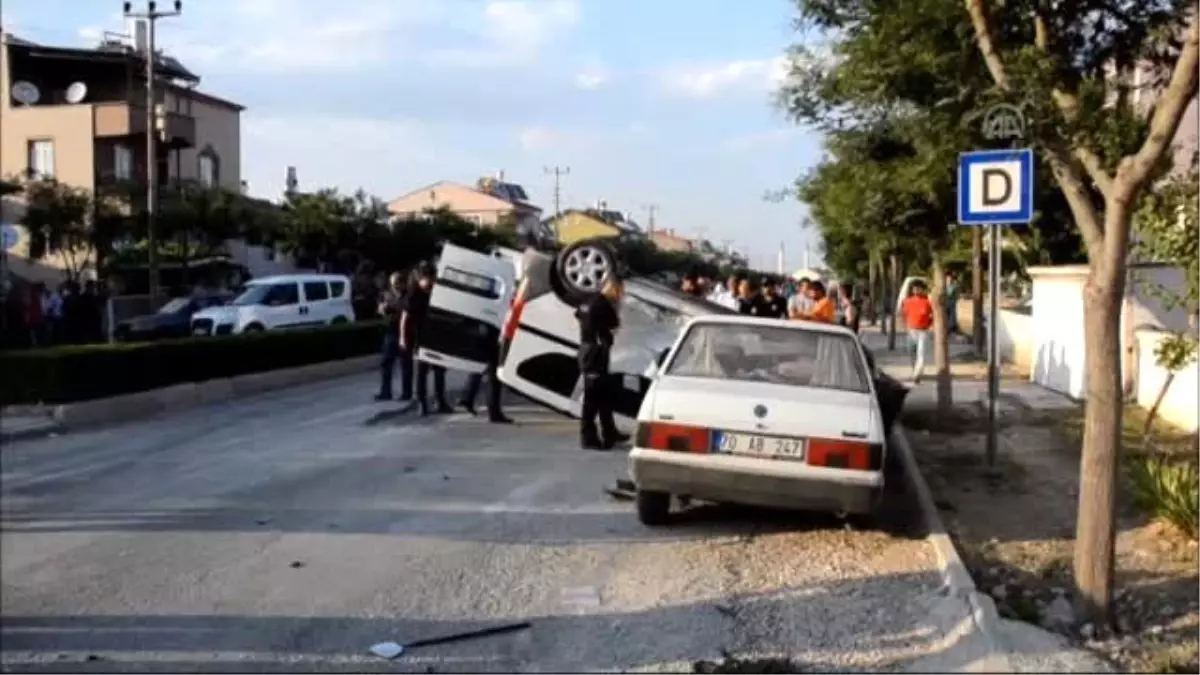 Karaman\'da Polisleri Takla Atan Araçtan Meslektaşları Kurtardı