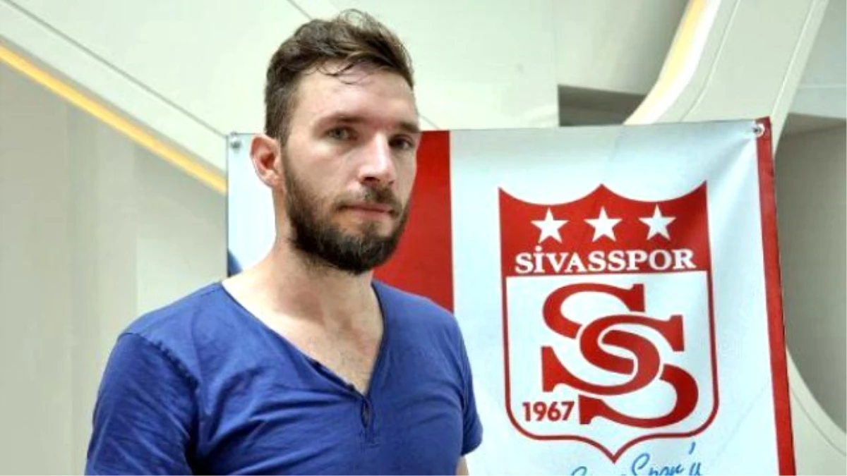 Sivasspor\'un Yeni Transferi Yiğit Sağlık Kontrolünden Geçti