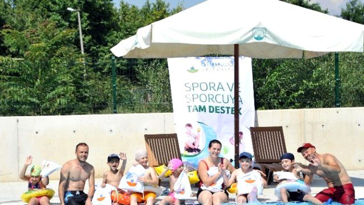 Spastik Engelli Çocukların Havuz Keyfi