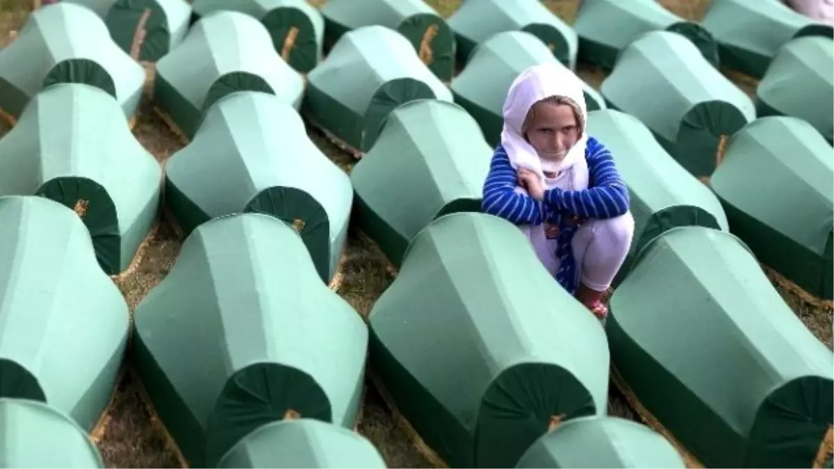 Srebrenitsa Katliamının 20.yılı Anılıyor