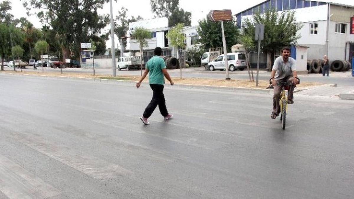 Adana\'da TIR Çarpan Çocuk Yaşamını Yitirdi