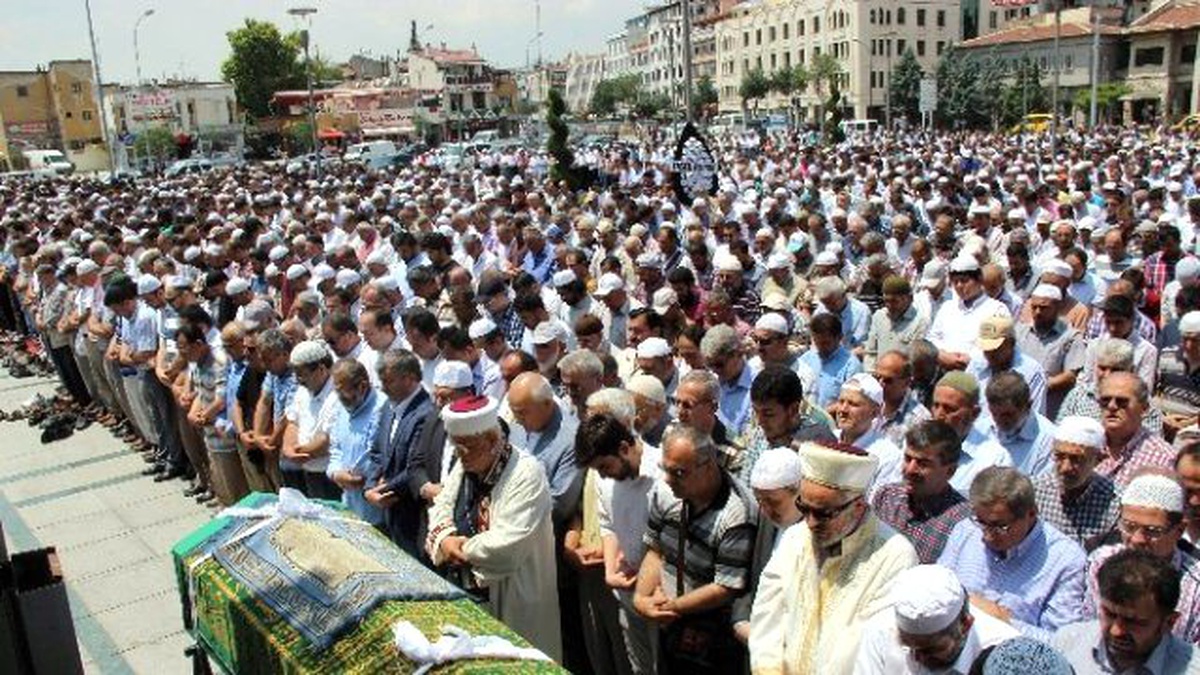 Konya\'da Toplantıda Hayatını Kaybeden Müftü Defnedildi
