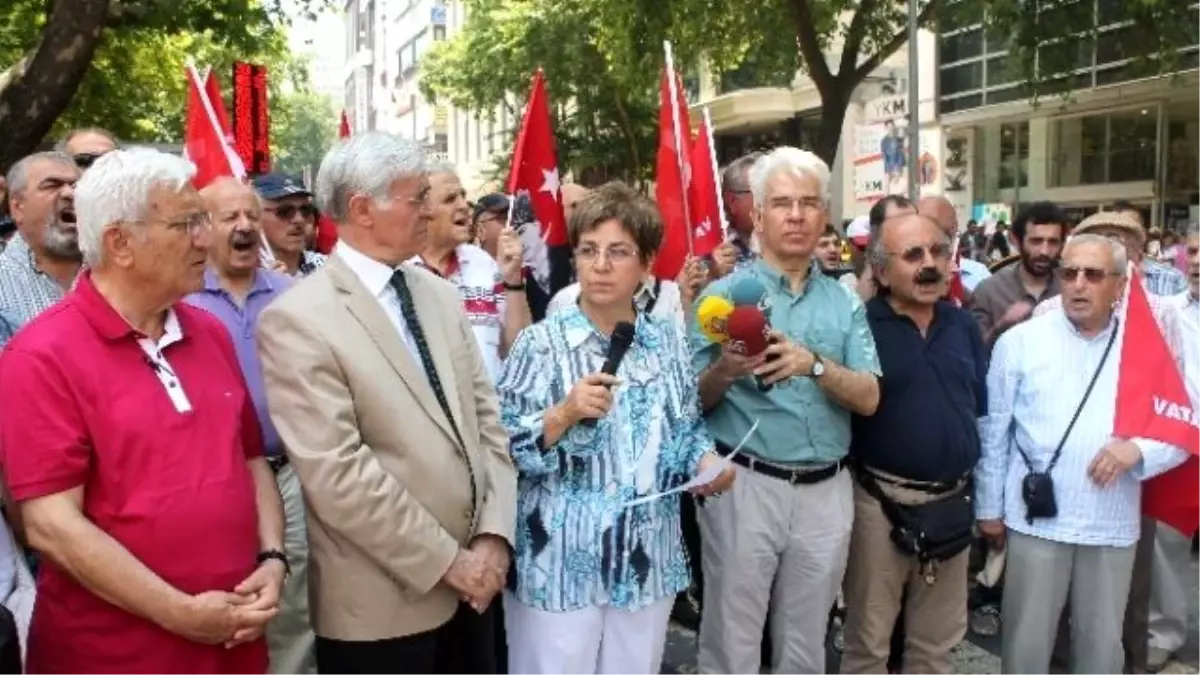 Vatan Partisi Üyeleri ABD\'yi Protesto Etti