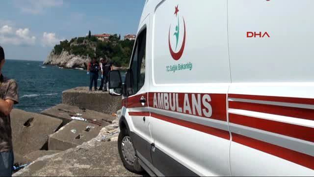 Zonguldak Boşanmak İsteyen Eşinin Yanında İntihara Kalkıştı