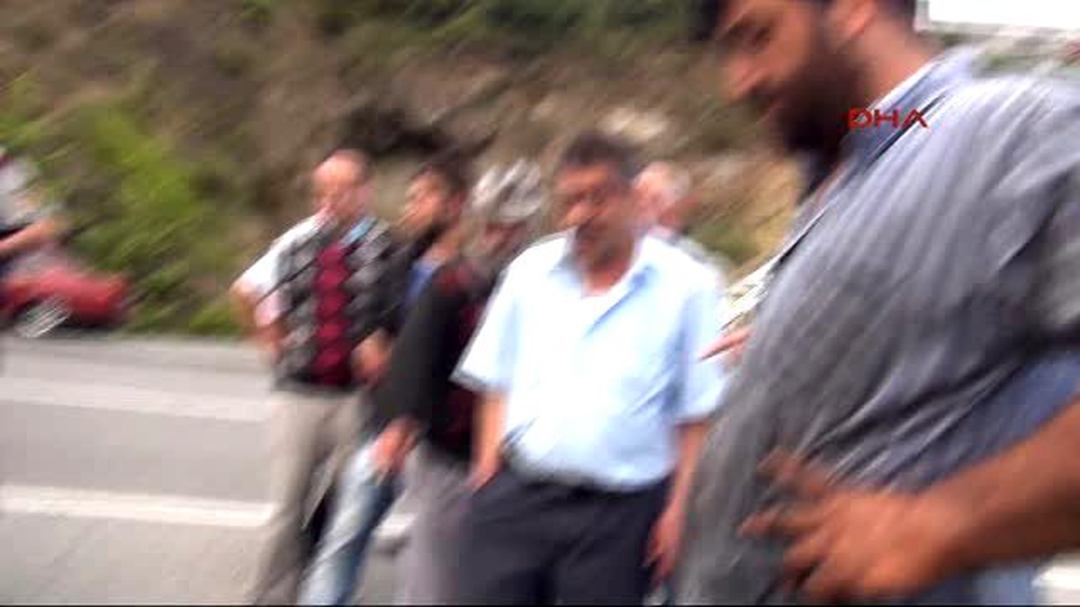 Zonguldak?ta İki Otomobil Çarpıştı: 7 Yaralı