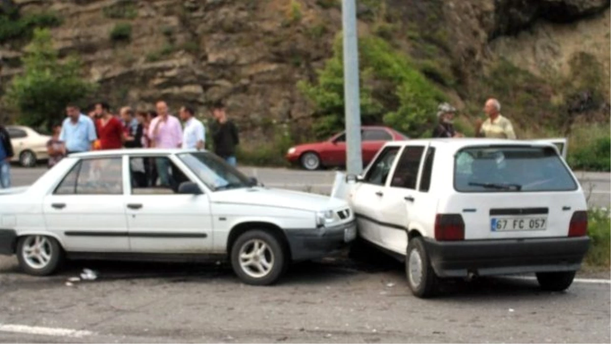Zonguldak\'ta Trafik Kazası: 7 Yaralı