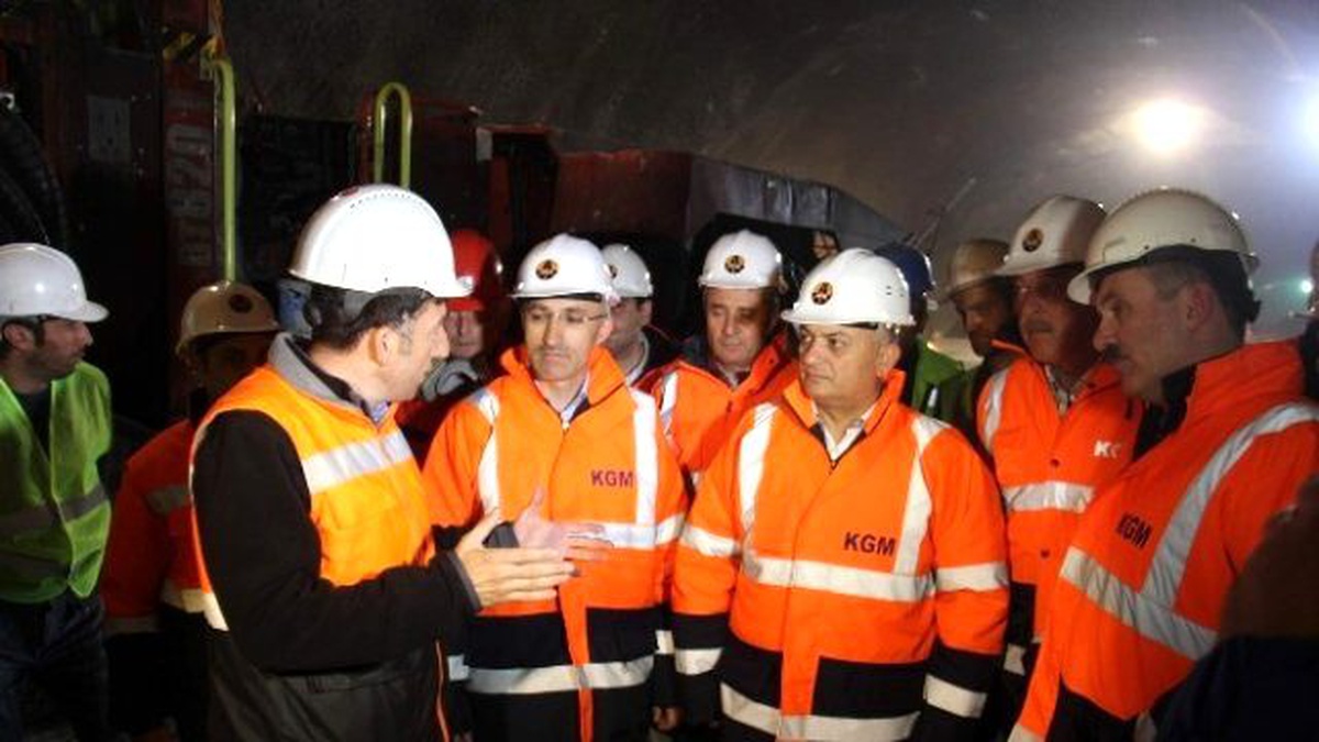 Dünyanın En Uzun 2\'nci Tünelinin Yüzde 70\'i Tamamlandı