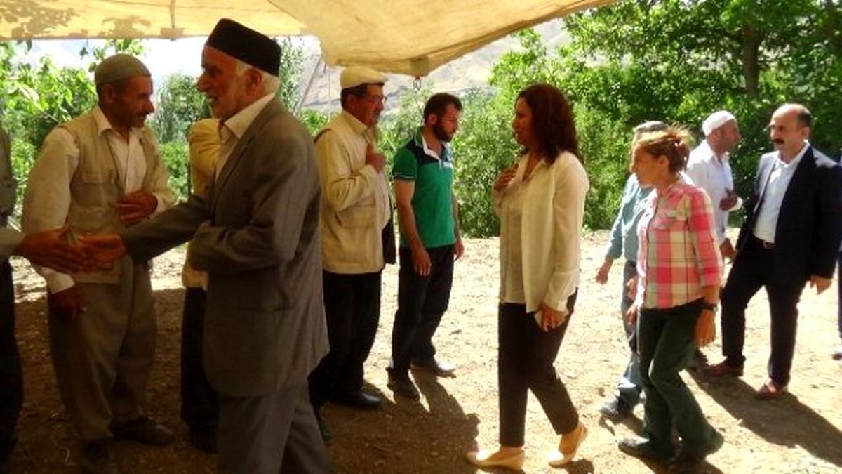 Hdp\'li Vekiller Köy Ziyaretlerinde