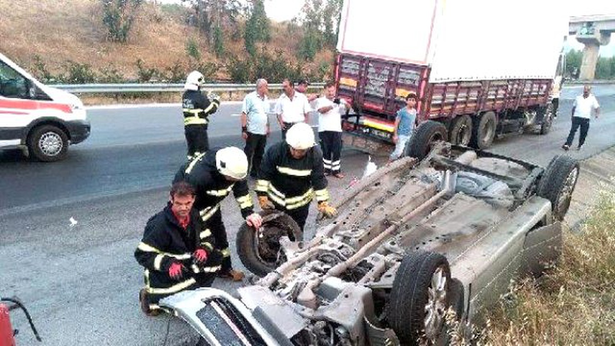 Kamyona Çarpan Otomobil Takla Attı: 3 Yaralı