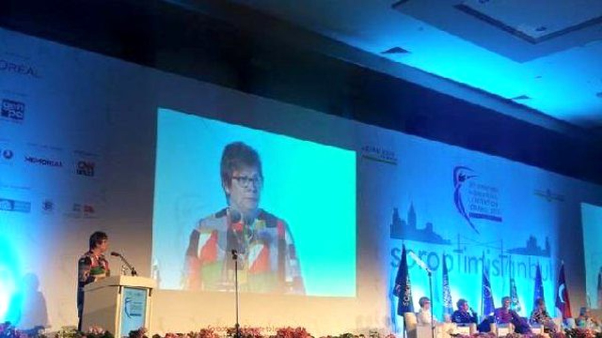 Ann Garvie: Bir Kadın 1 Tweet Atarak Bile Çok Şeyi Değiştirebilir