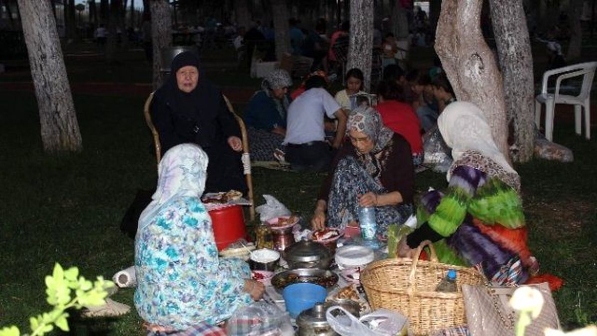 Aydın\'da İftar ve Sahur Manzaraları