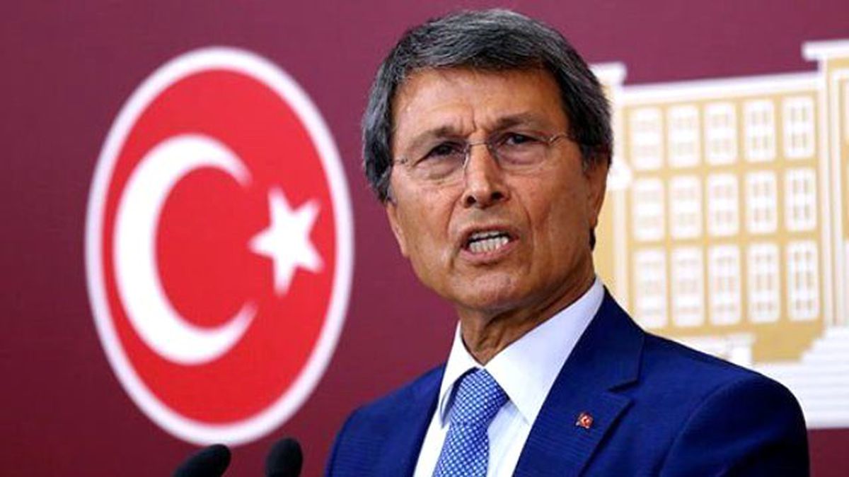 Bahçeli, TV'den Öğrenmesin Diye Halaçoğlu'nu Aramış