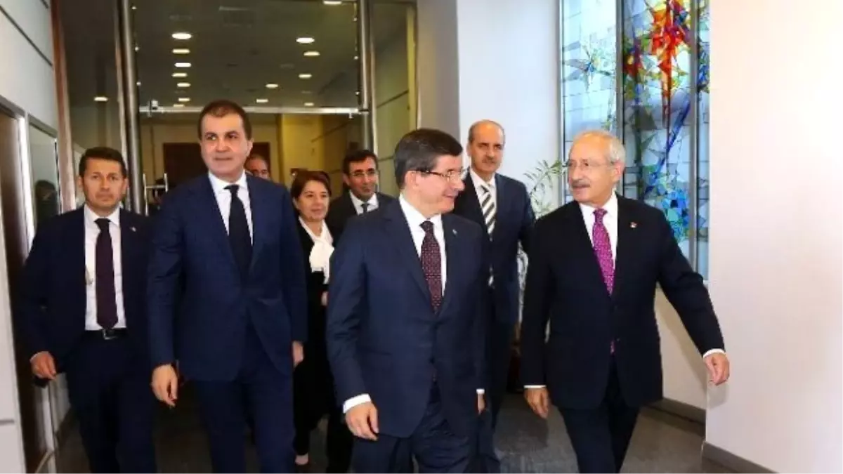 Başbakan Davutoğlu CHP Genel Merkezi\'nde