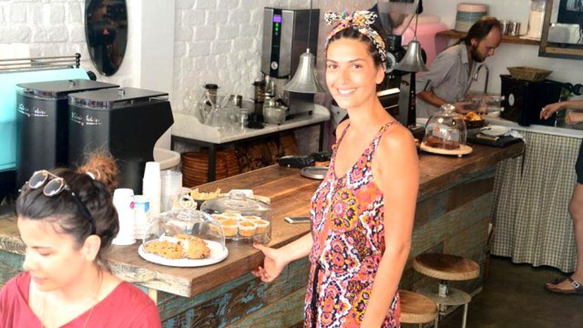 Bergüzar Korel Yeni Açtığı Kafeyi Teftişe Gitti
