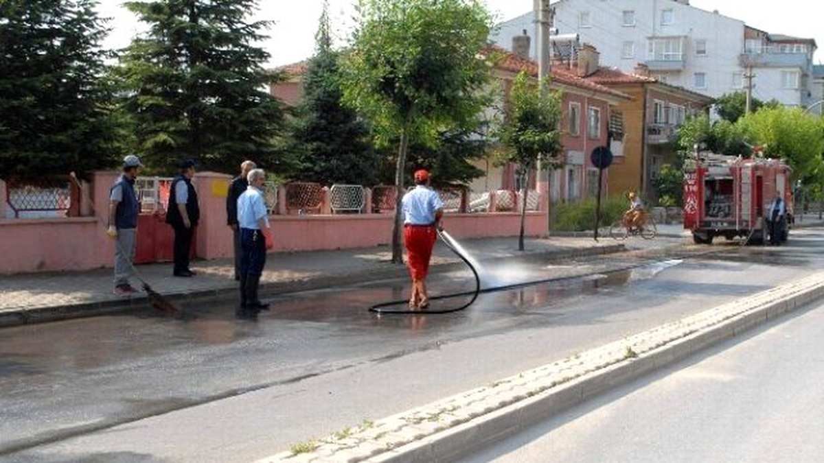 Bolvadin\'de Caddelerinde Genel Temizlik?