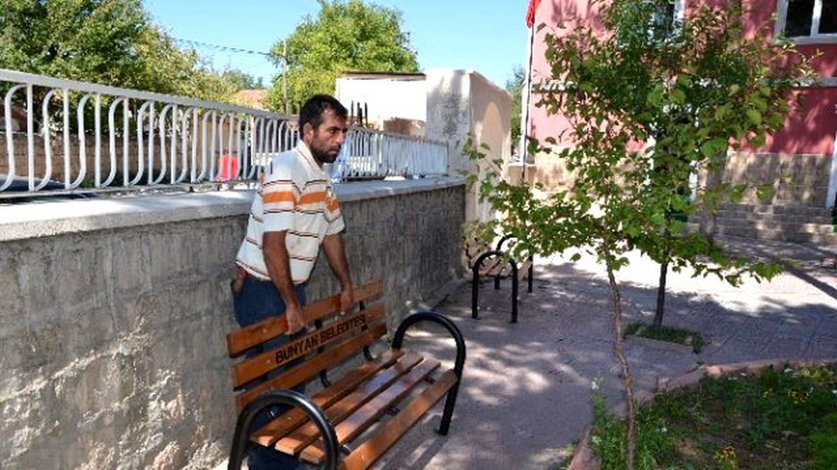 Bünyan Belediyesi Camileri Bayrama Hazırlıyor