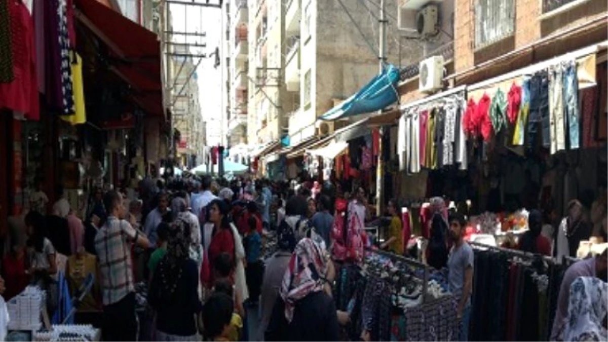 Diyarbakırlılar Sahura Kadar Alışveriş Yapıyor