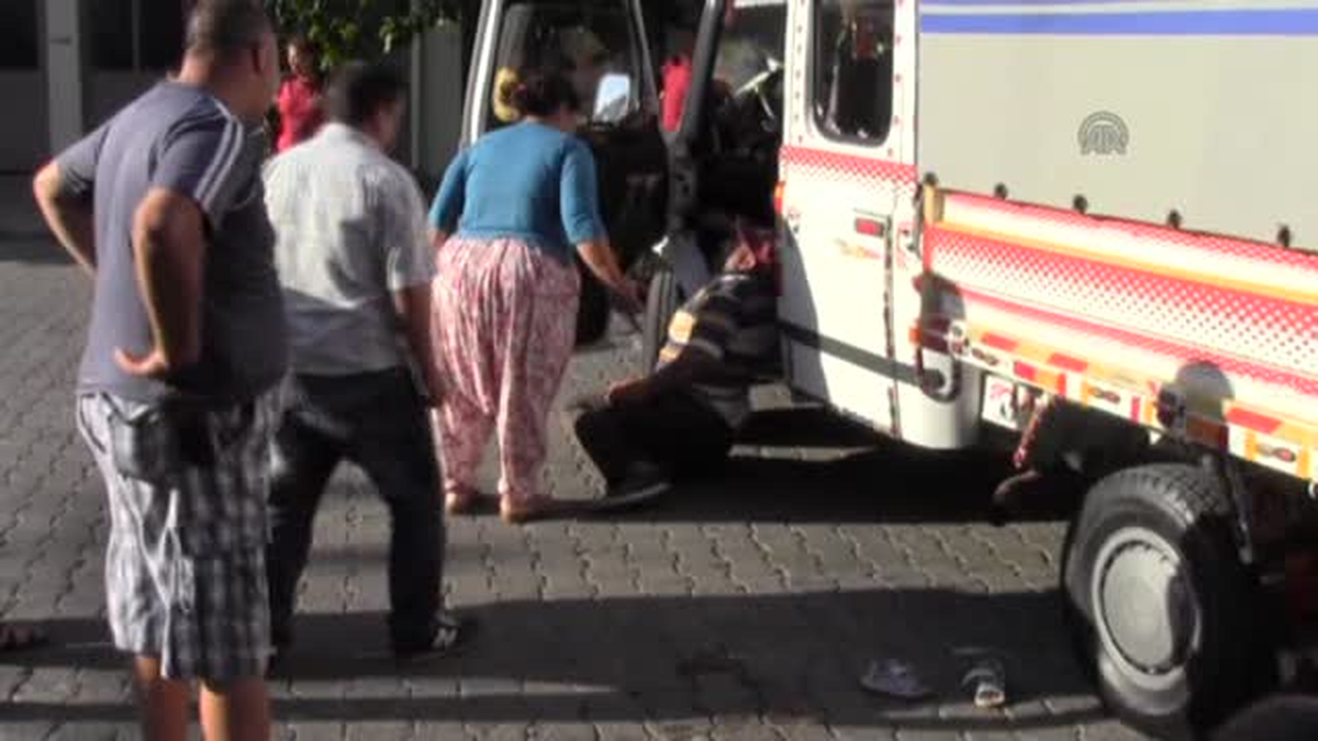 Kamyonetin Altında Kalan Çocuk Ağır Yaralandı
