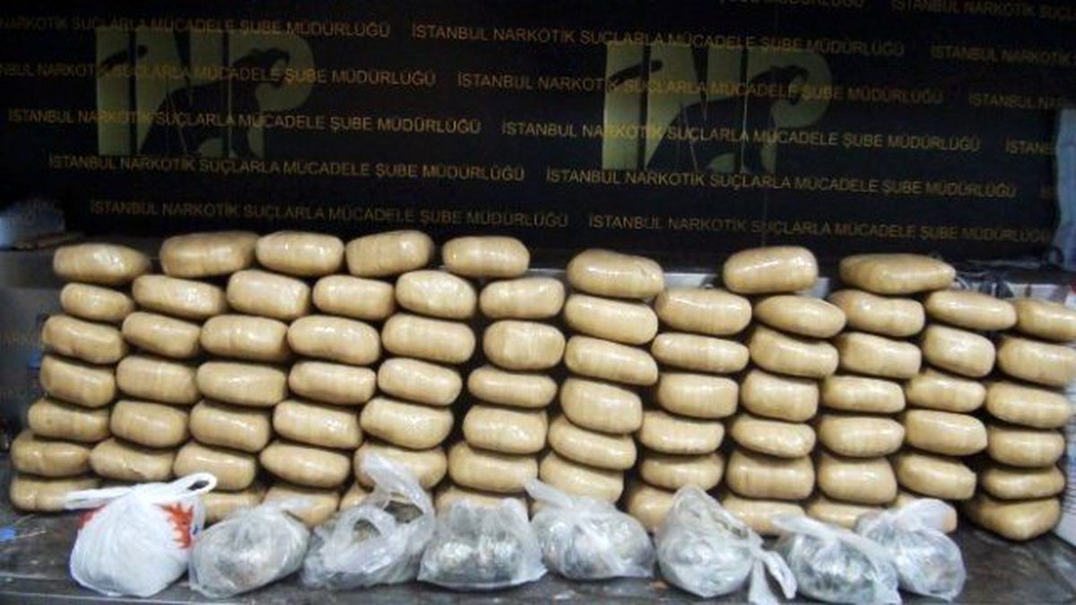 Lüks Cipin Bagajından 91 Kilo Esrar Çıktı