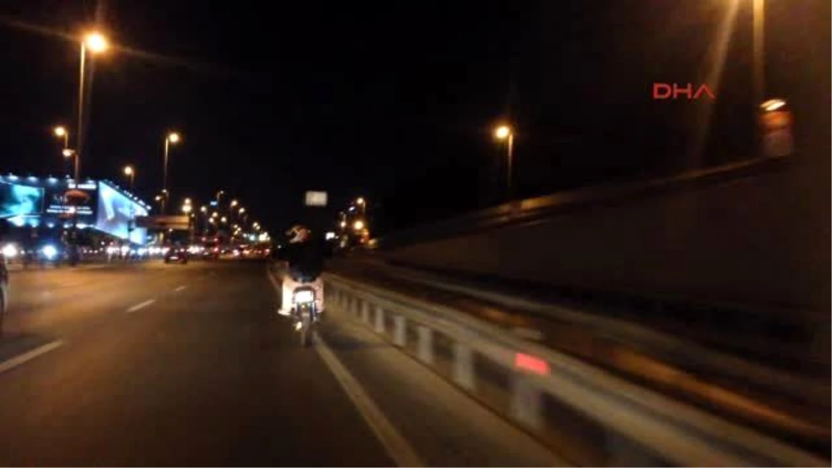 Motosikletli Sürücü D-100\'de Ölümle Dans Etti