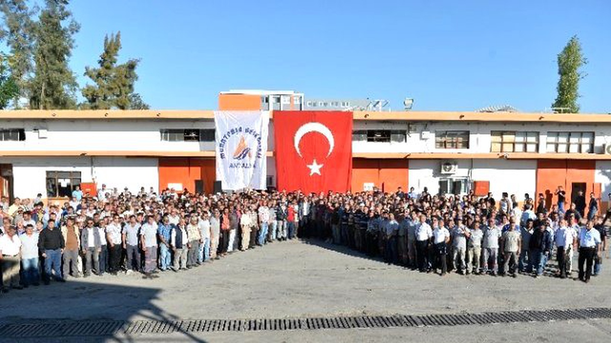 Muratpaşa Belediyesi Çalışanlarının Maaş ve İkramiyelerini Ödedi