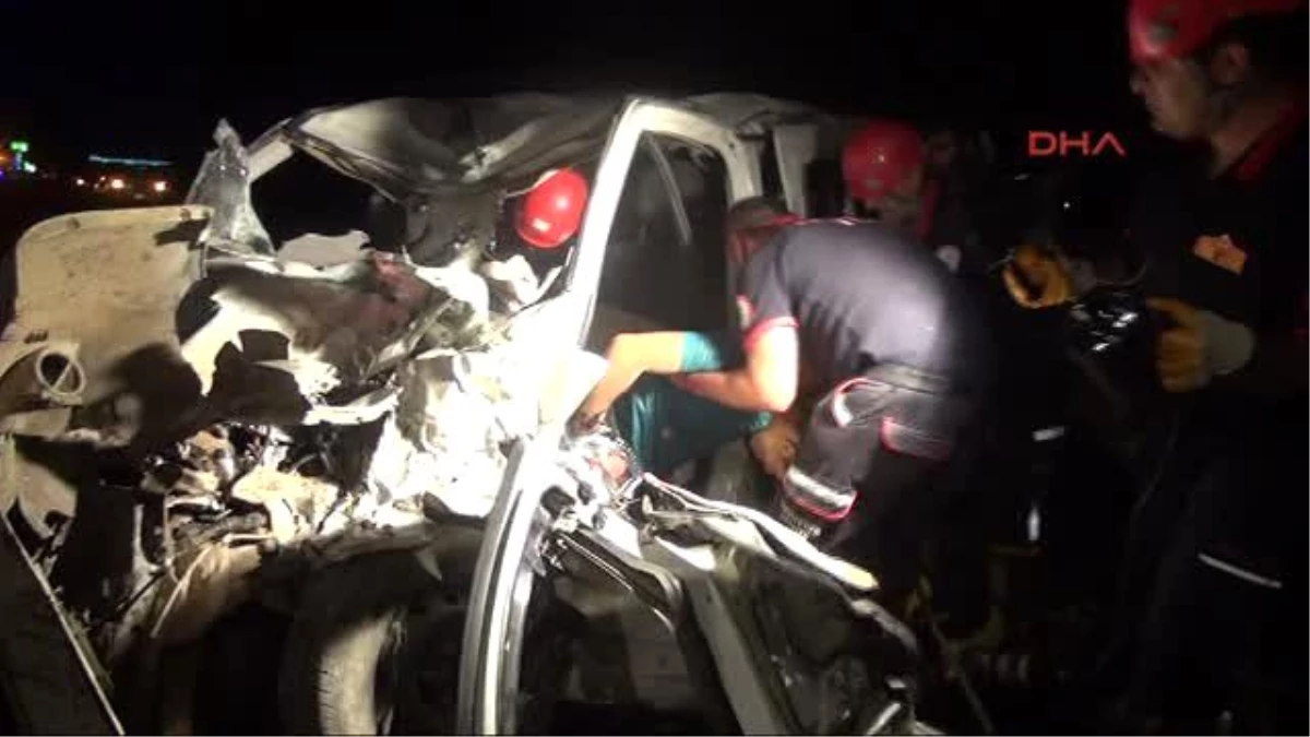 Şanlıurfa\'da Hasta Ziyareti Dönüşü Kaza: 4 Ölü, 2 Yaralı