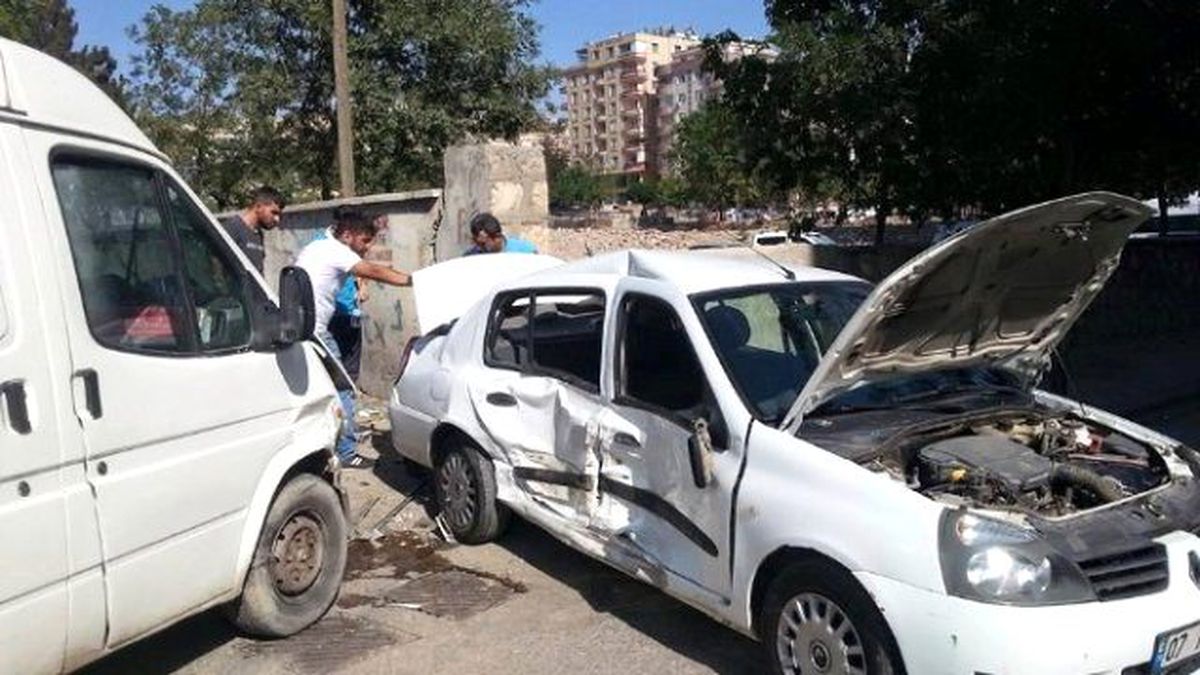 Siirt\'te Trafik Kazası: 2 Yaralı