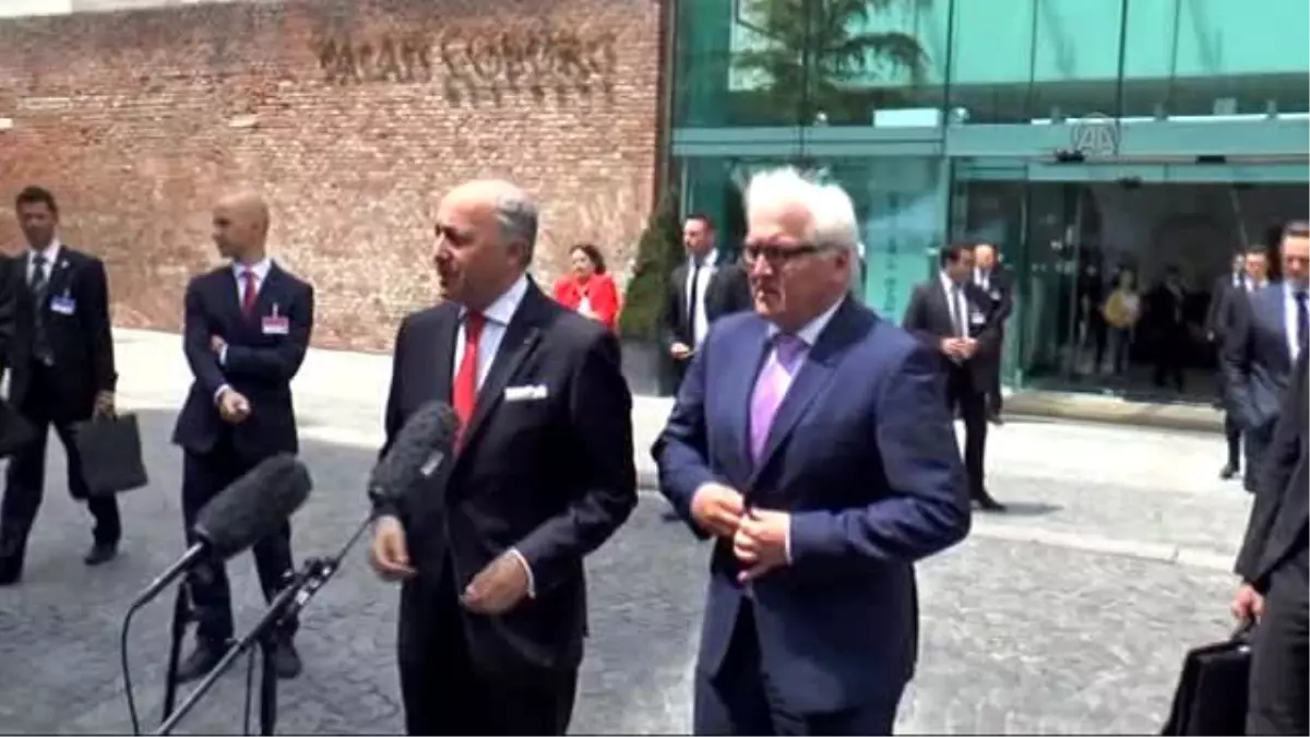 Steinmeier ve Fabius Gazetecilere Açıklamalarda Bulundu