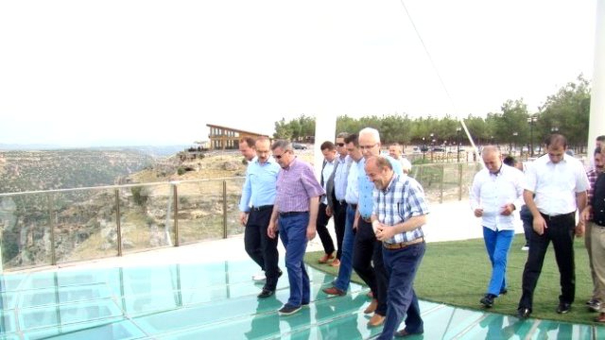 Vali Şerif Yılmaz: Cam Terası, Turizme Önemli Katkılar Sağlayacak
