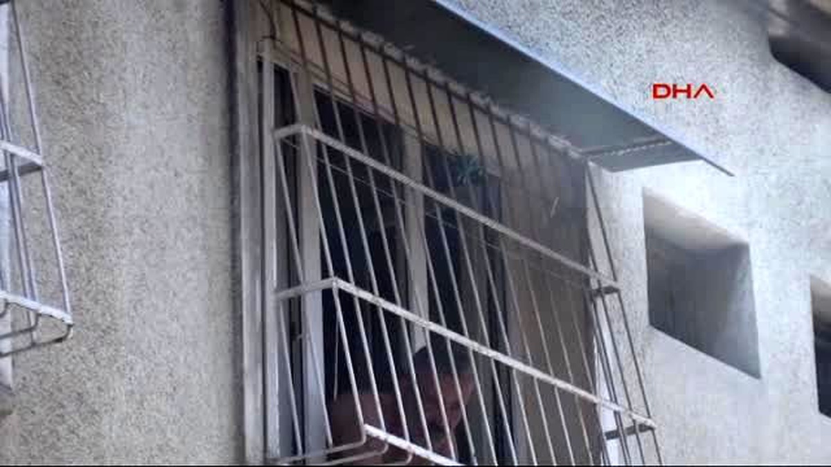 Adana - Uyuşturucu Krizine Girdi, Annesini Dövüp, Evini Ateşe Verdi