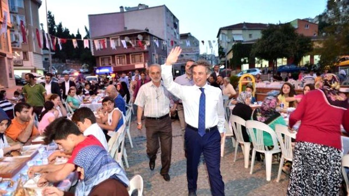 Başkan Demircan, Halıcıoğlu Sakinleriyle İftarda Buluştu